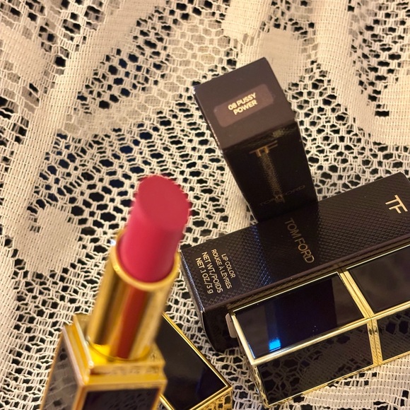 Tom Ford Black and Gold Lipstick Duo - Picture 5 of 10
